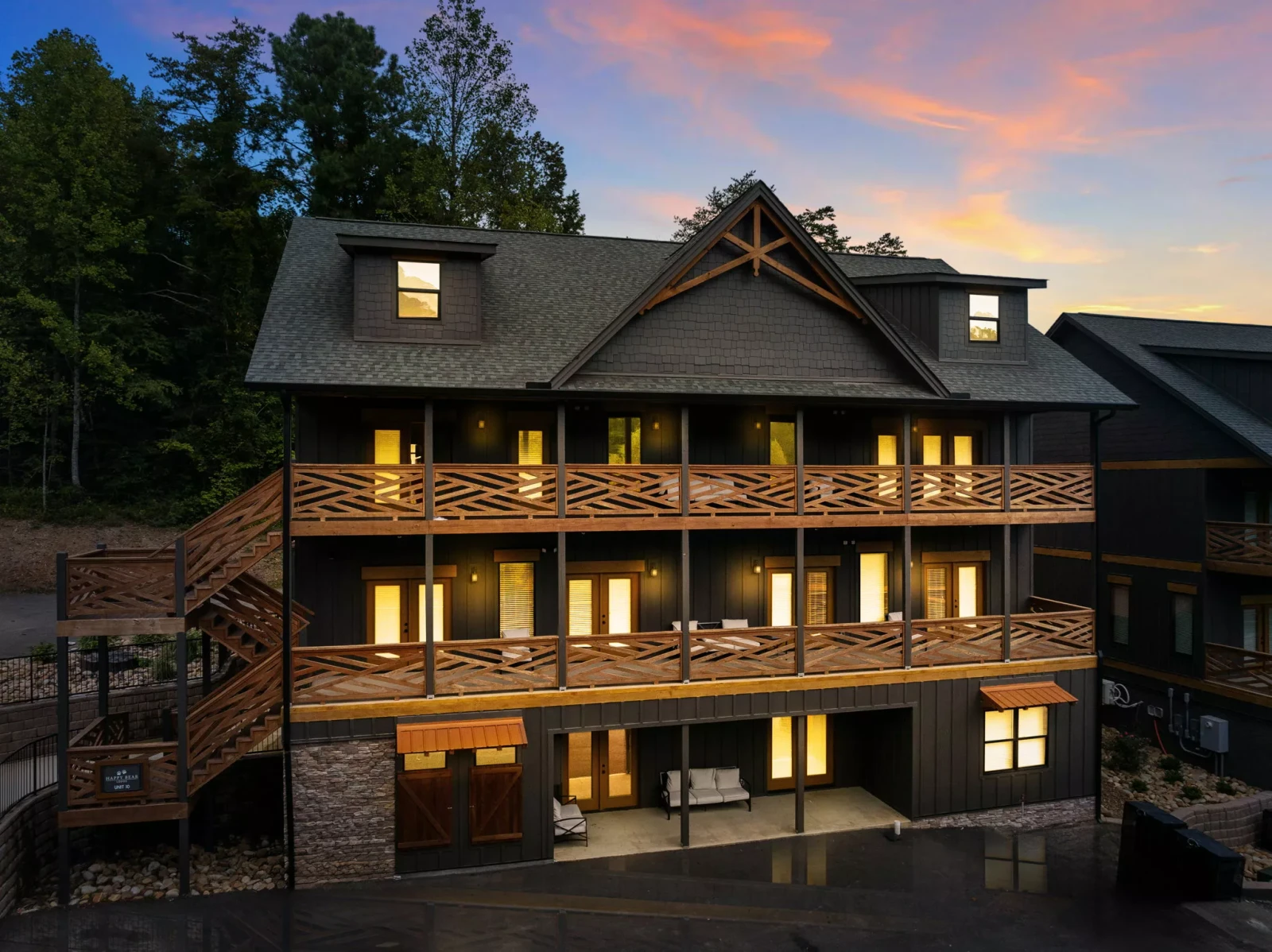 Happy Bear Lodge Gatlinburg TN