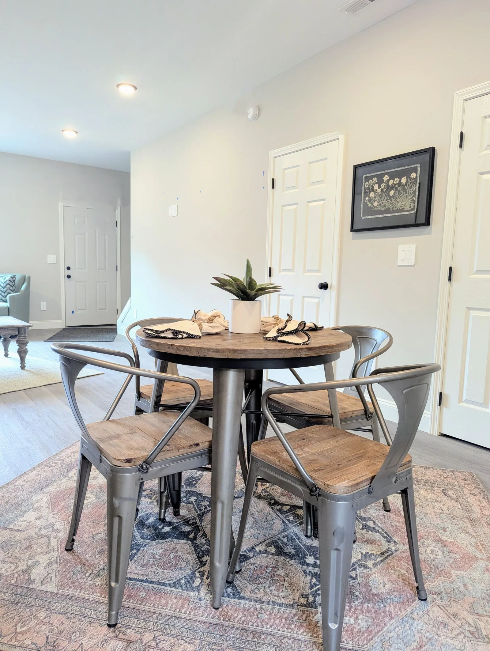townhome dining area