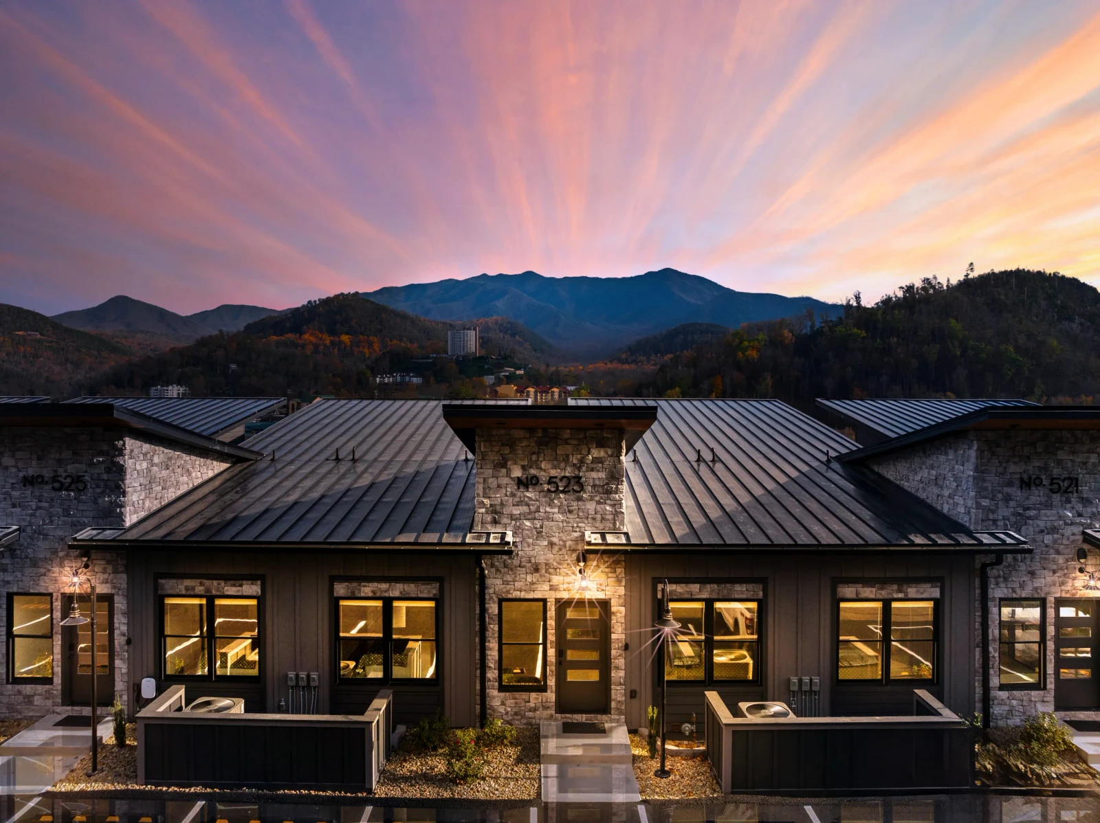 exterior of Overlook at 738 in Gatlinburg