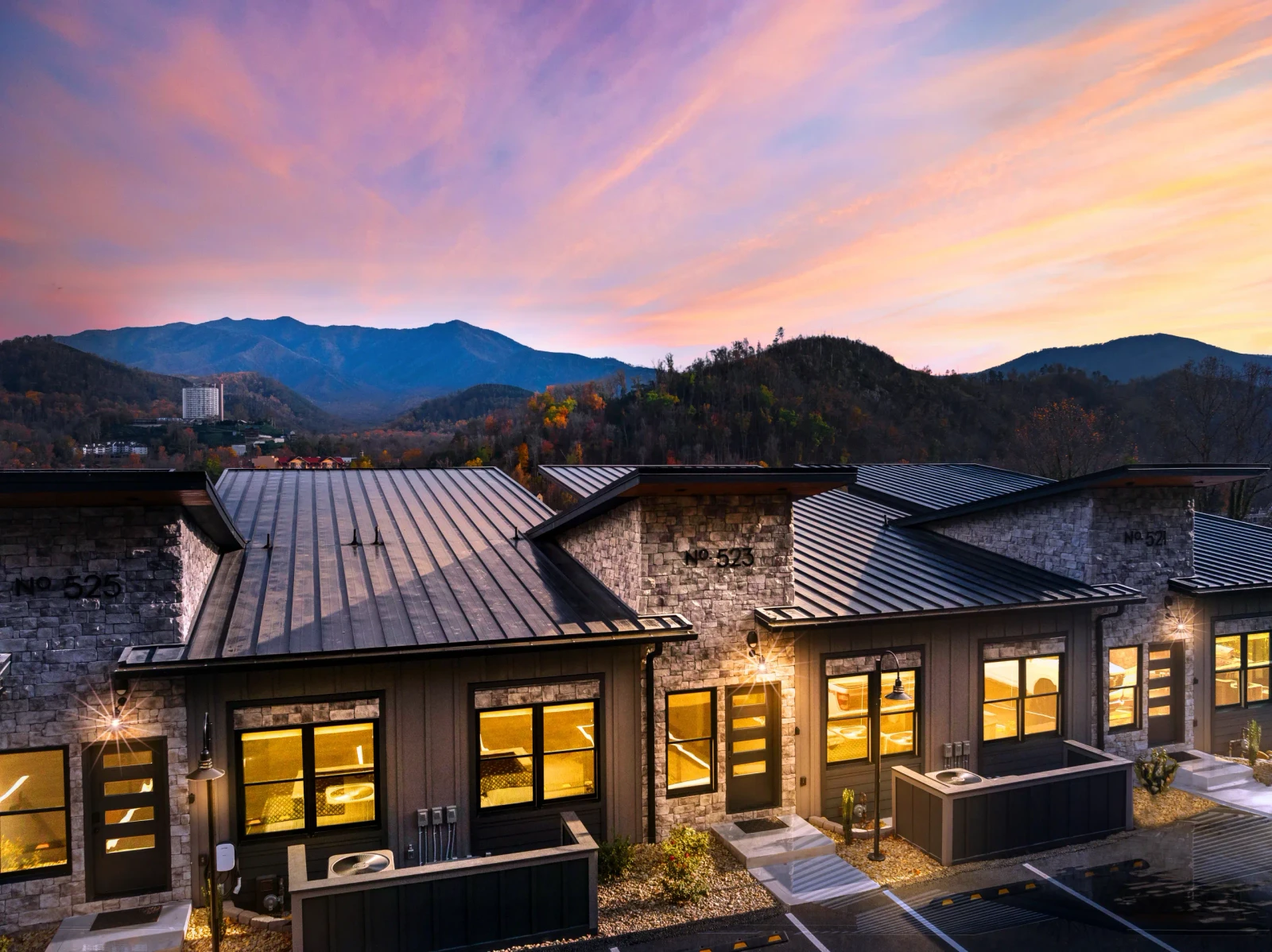 exterior of Overlook at 738 in Gatlinburg